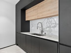 1253 N Sweetzer 3, West Hollywood CA 90069