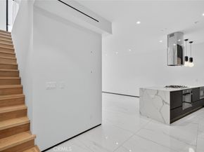 1253 N Sweetzer 3, West Hollywood CA 90069