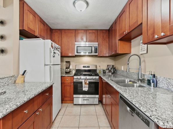 1101 W Macarthur 244, Santa Ana CA 92707