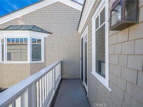 33 Palermo Walk, Long Beach CA 90803