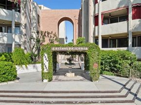 5216 Yarmouth Avenue 106, Encino CA 91316