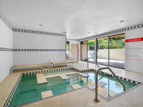 5216 Yarmouth Avenue 106, Encino CA 91316