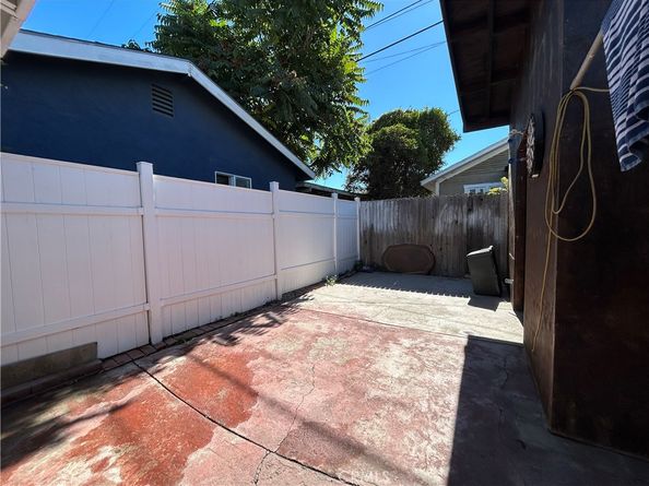 222 W 87th, Los Angeles CA 90003