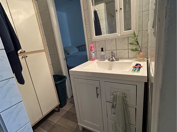 222 W 87th, Los Angeles CA 90003