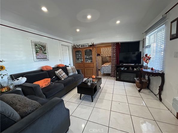 222 W 87th, Los Angeles CA 90003