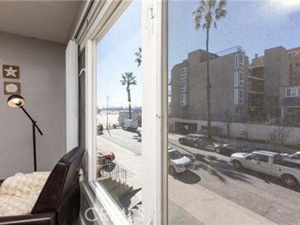 12 3rd Place, Long Beach CA 90802