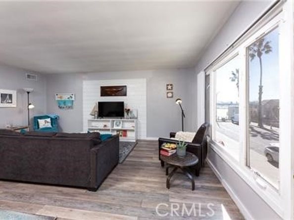 12 3rd Place, Long Beach CA 90802