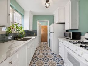 5951 S Van Ness, Los Angeles CA 90047