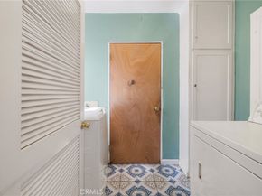 5951 S Van Ness, Los Angeles CA 90047