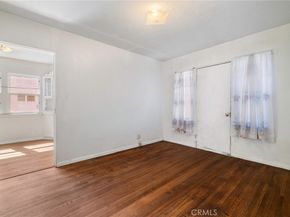 5951 S Van Ness, Los Angeles CA 90047