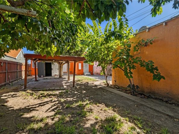5951 S Van Ness, Los Angeles CA 90047