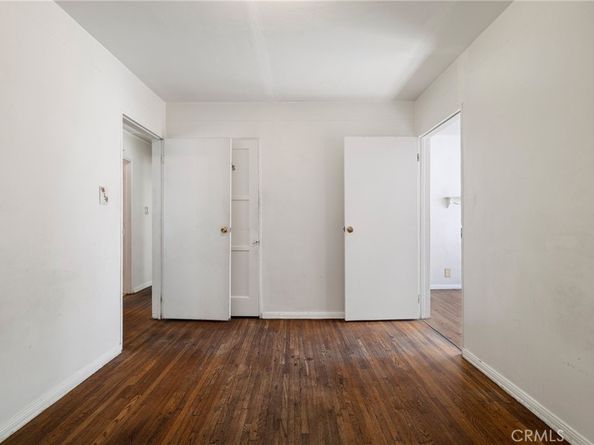 5951 S Van Ness, Los Angeles CA 90047