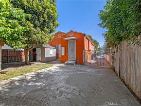 5951 S Van Ness, Los Angeles CA 90047