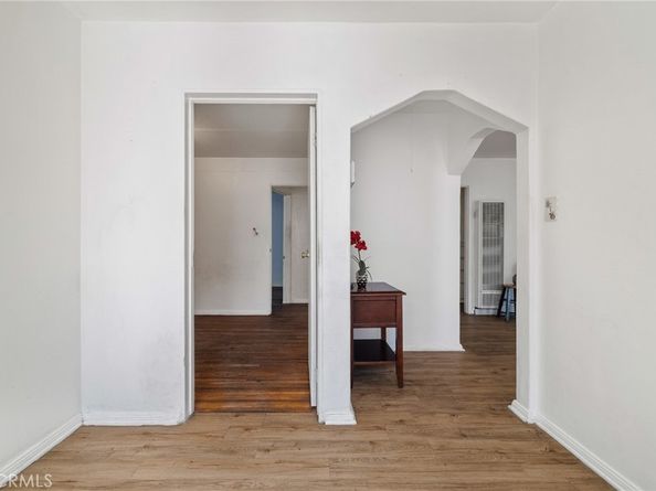 5951 S Van Ness, Los Angeles CA 90047