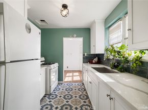 5951 S Van Ness, Los Angeles CA 90047