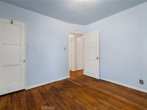 5951 S Van Ness, Los Angeles CA 90047