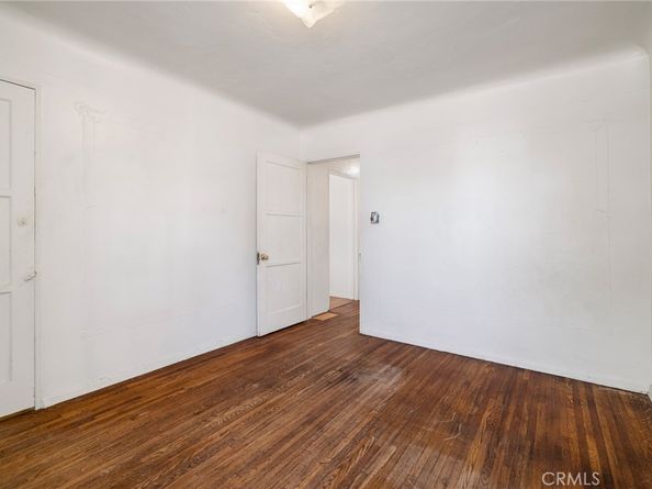 5951 S Van Ness, Los Angeles CA 90047