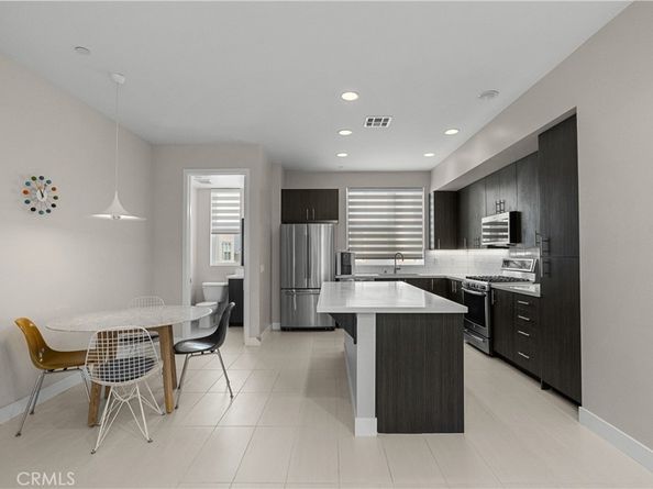 2753 Waverly Drive 705, Los Angeles CA 90039