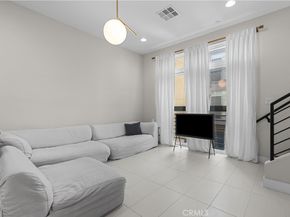 2753 Waverly Drive 705, Los Angeles CA 90039
