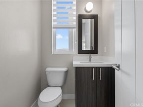 2753 Waverly Drive 705, Los Angeles CA 90039