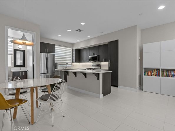 2753 Waverly Drive 705, Los Angeles CA 90039