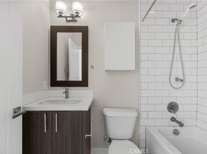 2753 Waverly Drive 705, Los Angeles CA 90039