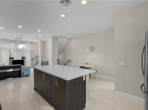 2753 Waverly Drive 705, Los Angeles CA 90039