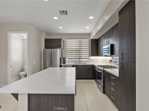 2753 Waverly Drive 705, Los Angeles CA 90039