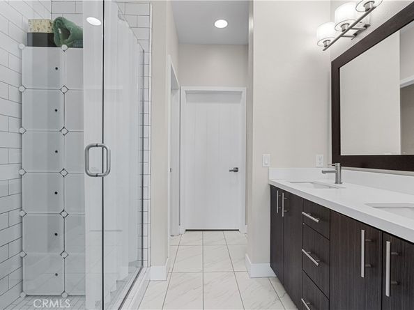 2753 Waverly Drive 705, Los Angeles CA 90039