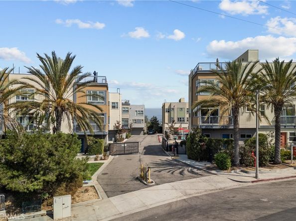 2753 Waverly Drive 705, Los Angeles CA 90039