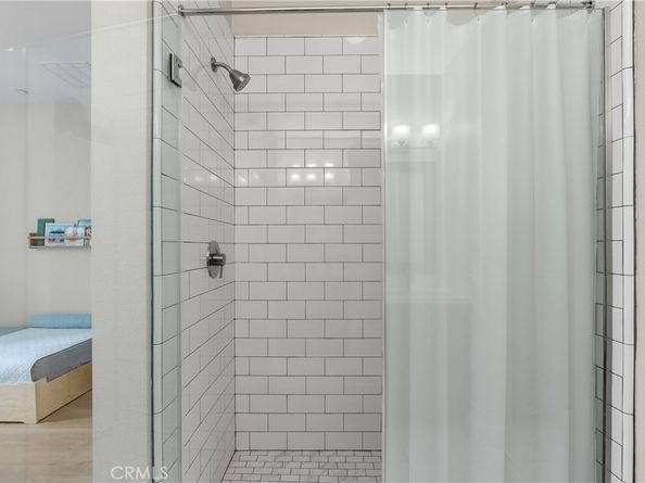 2753 Waverly Drive 705, Los Angeles CA 90039