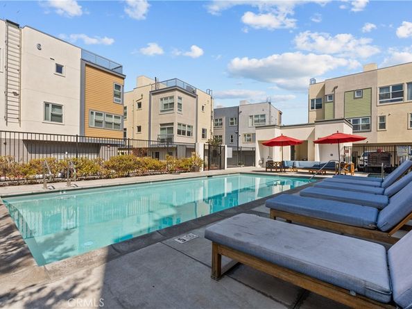 2753 Waverly Drive 705, Los Angeles CA 90039