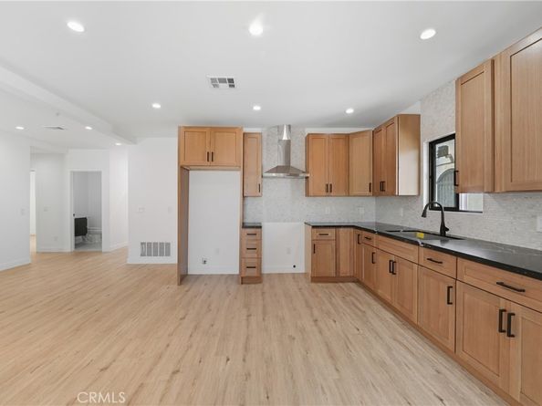 2228 W 73rd Street, Los Angeles CA 90043