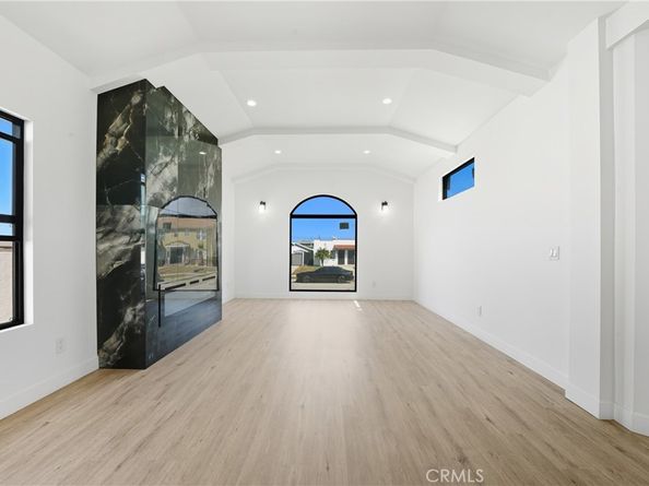 2228 W 73rd Street, Los Angeles CA 90043