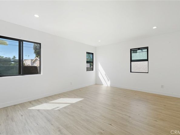 2228 W 73rd Street, Los Angeles CA 90043