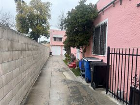 529 W 56th Street, Los Angeles CA 90037