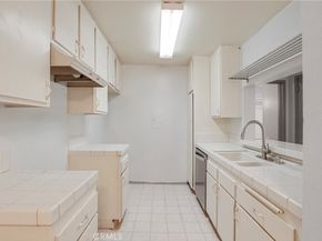 5460 White Oak B103, Encino CA 91316