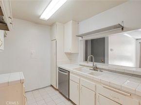 5460 White Oak B103, Encino CA 91316