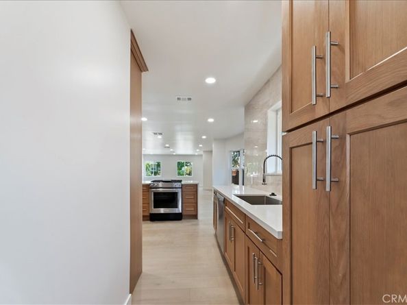 3011 5th, Los Angeles CA 90018