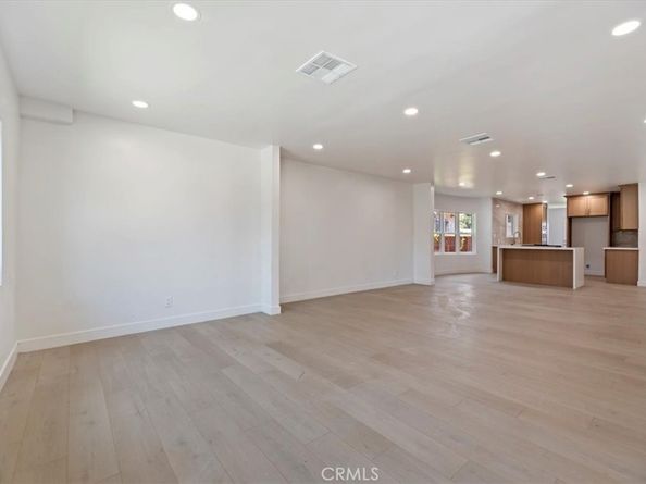 3011 5th, Los Angeles CA 90018