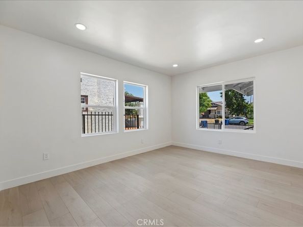 3011 5th, Los Angeles CA 90018