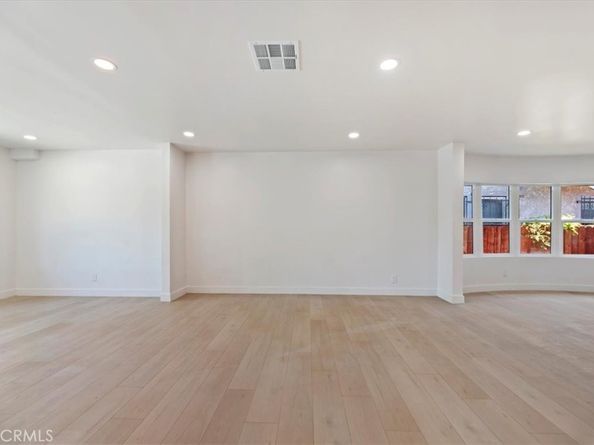 3011 5th, Los Angeles CA 90018