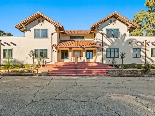 2360 N Mountain Avenue, Upland CA 91784