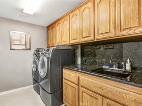 7954 Thoroughbred, Rancho Cucamonga CA 91701
