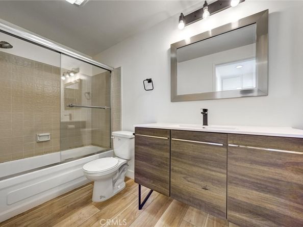 1133 N Clark Street 101, West Hollywood CA 90069