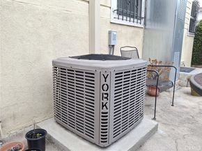 1346 W Century Boulevard, Los Angeles CA 90044