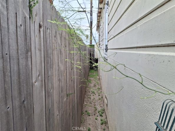 1346 W Century Boulevard, Los Angeles CA 90044