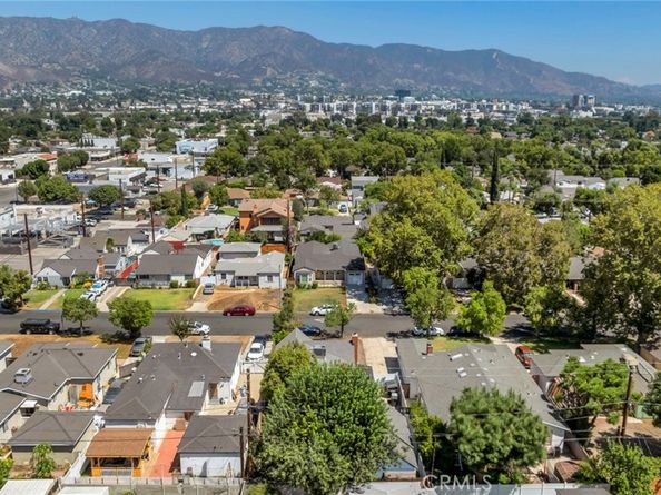 927 N Lamer Street, Burbank CA 91506