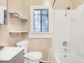 1431 Silver Lake Boulevard, Silver Lake CA 90026