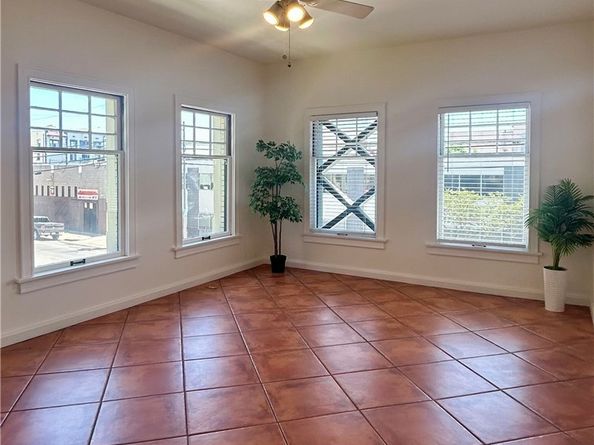 2121 James M Wood Boulevard 224, Los Angeles CA 90006